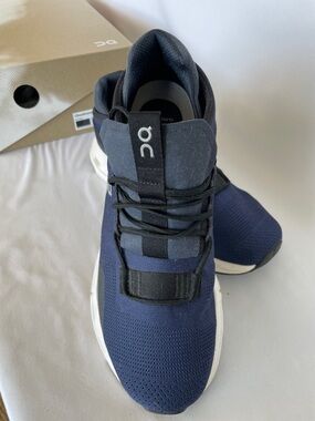 ON Running Navy and Black Athletic Running Shoes Women 9.5